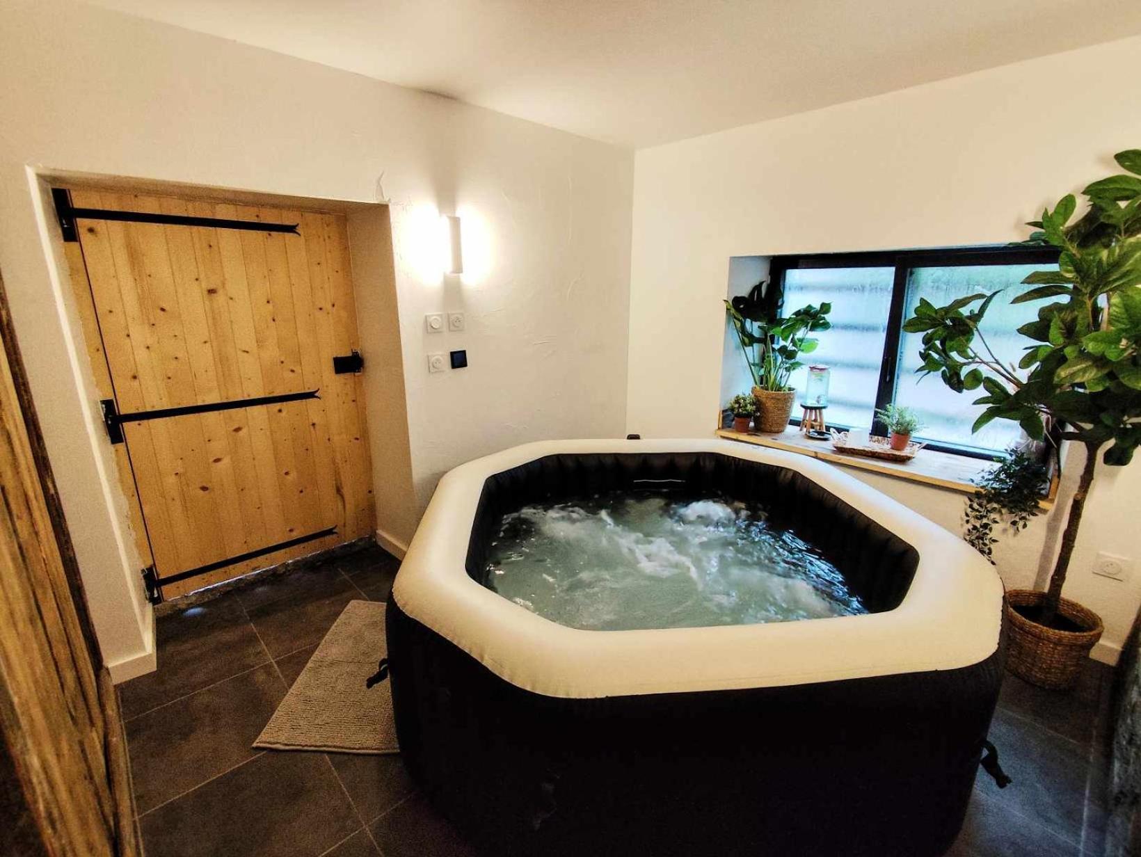 La Grange Savoyarde-Spa-Piscine-Proche Lac-Charme-Detente- 3 Etoiles Lathuile Dış mekan fotoğraf